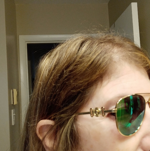 Super cute Versace Aviator sunglasses with rubber case NWOT - Picture 4 of 14